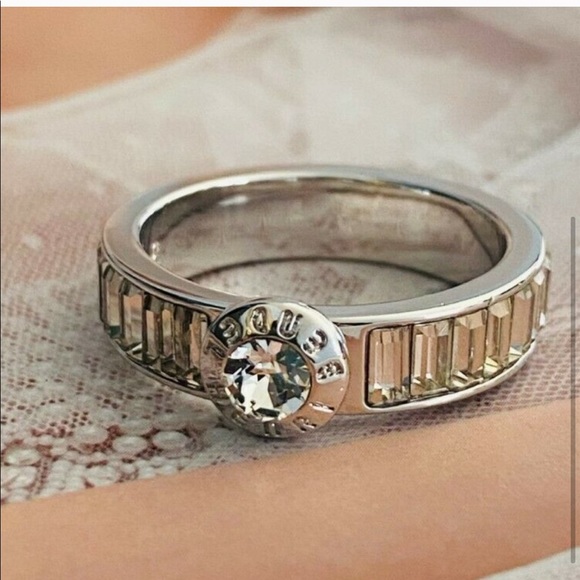 henri bendel Jewelry - 🔥 Henri Bendel Ring 🔥